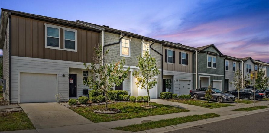Townhouse in Davenport, Florida 3 bedrooms, 130.43 sq.m. № 1760528