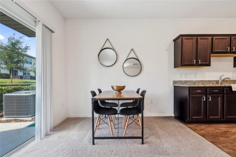 Townhouse in Davenport, Florida 3 bedrooms, 130.43 sq.m. № 1760528 - photo 12