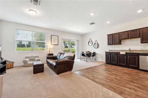 Townhouse in Davenport, Florida 3 bedrooms, 130.43 sq.m. № 1760528 - photo 5