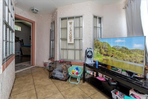 Casa en venta en Winter Haven, Florida, 3 dormitorios, 124.3 m2 № 1911592 - foto 4