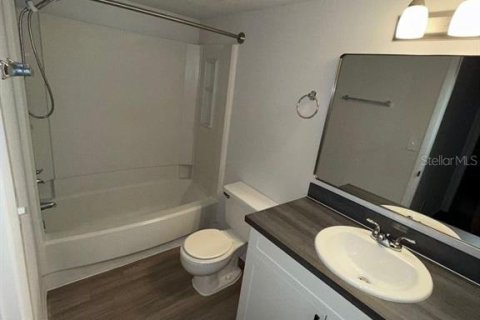 Condo in Fort Myers, Florida, 2 bedrooms  № 1833544 - photo 11