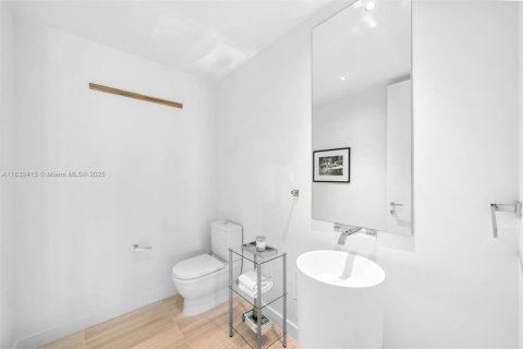 Copropriété à louer à Miami Beach, Floride: 3 chambres, 294.78 m2 № 1816381 - photo 18
