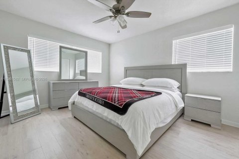 Condominio en venta en Miami, Florida, 2 dormitorios, 77.57 m2 № 2027480 - foto 13