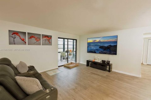 Condominio en venta en Miami, Florida, 2 dormitorios, 77.57 m2 № 2027480 - foto 6