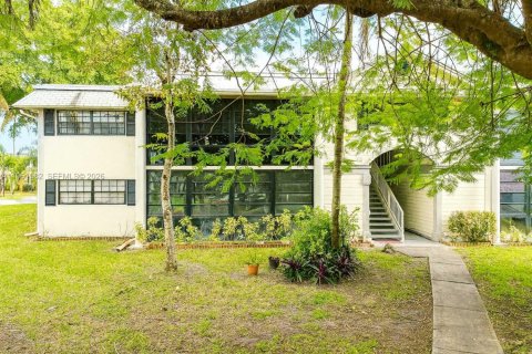 Condominio en venta en Miami, Florida, 2 dormitorios, 77.57 m2 № 2027480 - foto 2