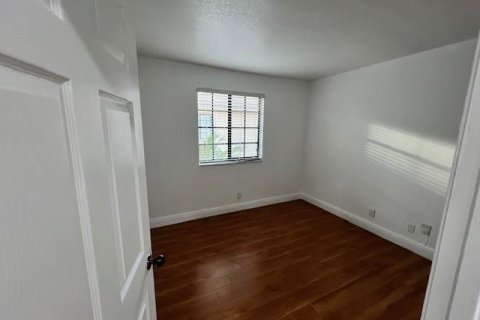Touwnhouse à louer à Weston, Floride: 4 chambres, 166.3 m2 № 2303405 - photo 17