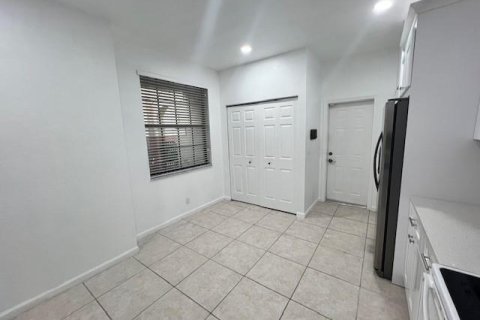Touwnhouse à louer à Weston, Floride: 4 chambres, 166.3 m2 № 2303405 - photo 13