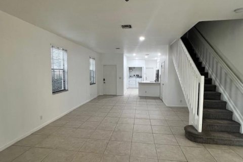 Touwnhouse à louer à Weston, Floride: 4 chambres, 166.3 m2 № 2303405 - photo 5
