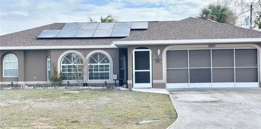 Villa ou maison à Port Charlotte, Floride 3 chambres, 156.26 m2 № 2144207