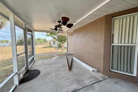 Villa ou maison à vendre à Port Charlotte, Floride: 3 chambres, 156.26 m2 № 2144207 - photo 24