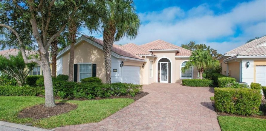 House in Venice, Florida 3 bedrooms, 185.8 sq.m. № 1565671