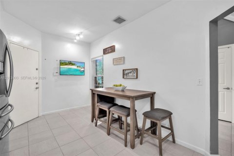 Touwnhouse à vendre à Boca Raton, Floride: 3 chambres, 144.28 m2 № 2076327 - photo 11