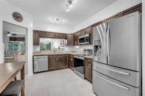 Touwnhouse à vendre à Boca Raton, Floride: 3 chambres, 144.28 m2 № 2076327 - photo 9