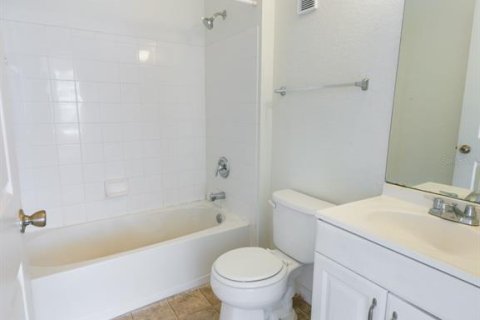 Condo in Orlando, Florida, 2 bedrooms  № 1537955 - photo 7