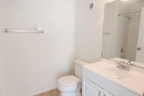Condo in Orlando, Florida, 2 bedrooms  № 1537955 - photo 13