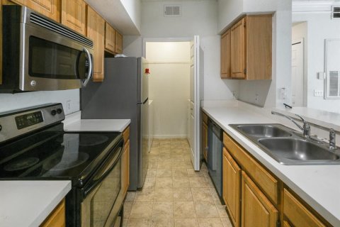 Condo in Orlando, Florida, 2 bedrooms  № 1537955 - photo 6