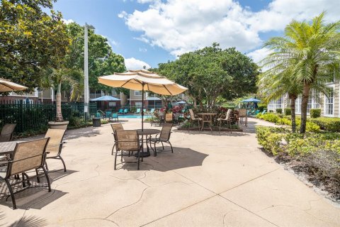 Condo in Orlando, Florida, 2 bedrooms  № 1537955 - photo 25
