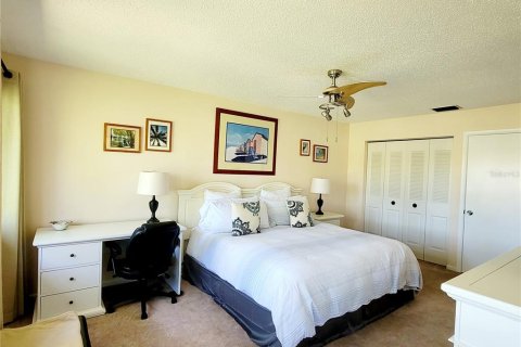 Copropriété à louer à Sarasota, Floride: 2 chambres, 106.37 m2 № 2205311 - photo 4