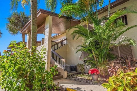 Condo in Sarasota, Florida, 2 bedrooms  № 2205311