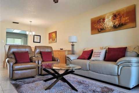 Copropriété à louer à Sarasota, Floride: 2 chambres, 106.37 m2 № 2205311 - photo 6