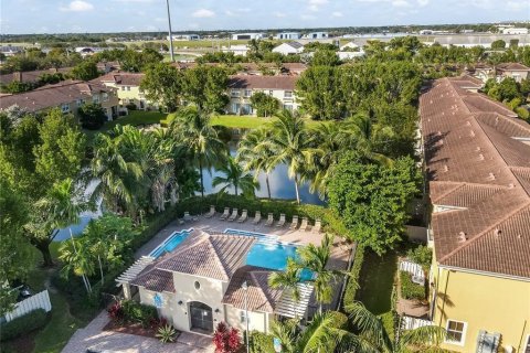 Townhouse in Tamarac, Florida 3 bedrooms, 142.7 sq.m. № 2250861 - photo 17