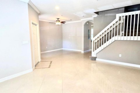 Townhouse in Tamarac, Florida 3 bedrooms, 142.7 sq.m. № 2250861 - photo 4