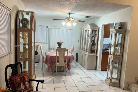 Villa ou maison à vendre à Miami, Floride: 2 chambres, 108.79 m2 № 1930443 - photo 7