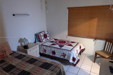 Villa ou maison à vendre à Miami, Floride: 2 chambres, 108.79 m2 № 1930443 - photo 12