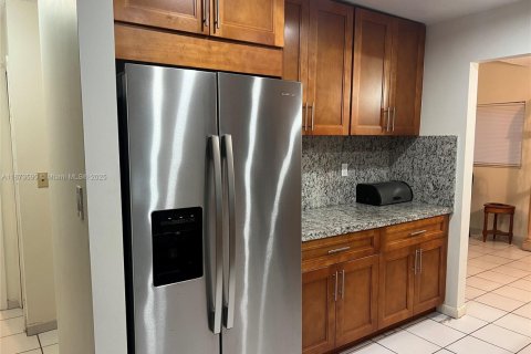 Villa ou maison à vendre à Miami, Floride: 2 chambres, 108.79 m2 № 1930443 - photo 9