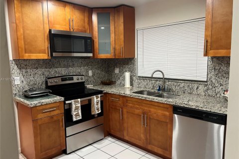 Villa ou maison à vendre à Miami, Floride: 2 chambres, 108.79 m2 № 1930443 - photo 8