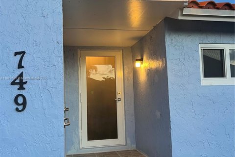 Villa ou maison à vendre à Miami, Floride: 2 chambres, 108.79 m2 № 1930443 - photo 2