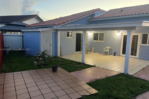 Villa ou maison à vendre à Miami, Floride: 2 chambres, 108.79 m2 № 1930443 - photo 16