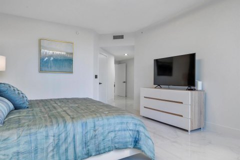 Condo in Fort Lauderdale, Florida, 3 bedrooms № 2081533 - photo 10
