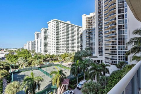 Condo in Fort Lauderdale, Florida, 3 bedrooms № 2081533 - photo 7