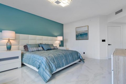Condo in Fort Lauderdale, Florida, 3 bedrooms № 2081533 - photo 11