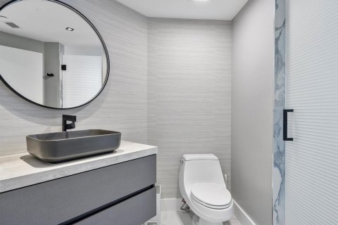 Condo in Fort Lauderdale, Florida, 3 bedrooms № 2081533 - photo 18