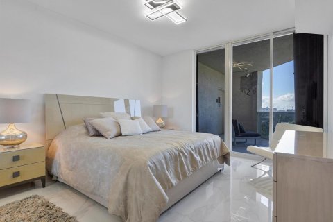 Condo in Fort Lauderdale, Florida, 3 bedrooms № 2081533 - photo 23