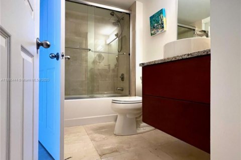 Снять в аренду кондоминиум в Уэст-Палм-Бич, Флорида 2 спальни, 99.87м2, № 1931725 - фото 11