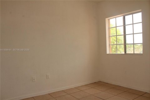Touwnhouse à louer à Miami, Floride: 3 chambres, 132.01 m2 № 1997541 - photo 16