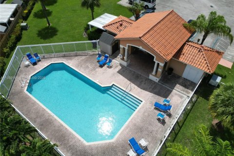 Touwnhouse à louer à Miami, Floride: 3 chambres, 132.01 m2 № 1997541 - photo 25