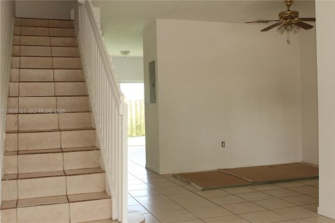 Touwnhouse à louer à Miami, Floride: 3 chambres, 132.01 m2 № 1997541 - photo 11