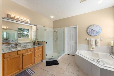 Casa en venta en Apopka, Florida, 5 dormitorios, 307.51 m2 № 2383468 - foto 18
