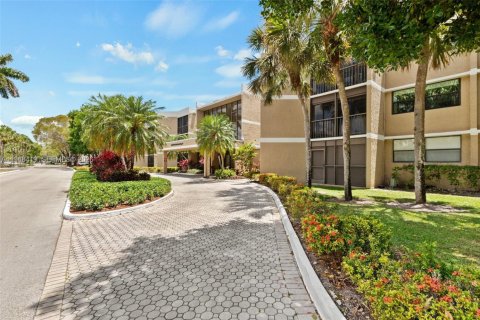 Condo in Weston, Florida, 2 bedrooms  № 2029560 - photo 2