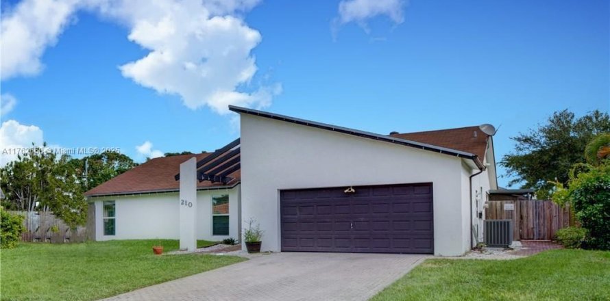Villa ou maison à Dania Beach, Floride 3 chambres, 164.9 m2 № 1573373
