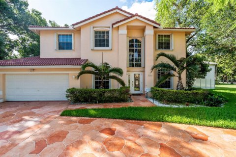 House in Lauderhill, Florida 4 bedrooms, 325.53 sq.m. № 2409214 - photo 2