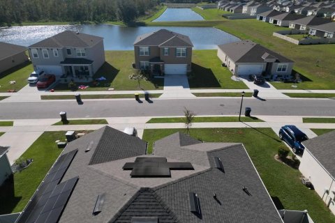 House in Auburndale, Florida 4 bedrooms, 18.02 sq.m. № 1716630 - photo 21