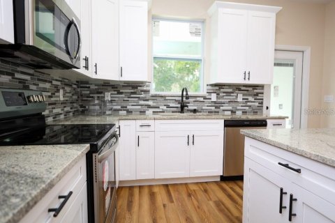 Casa en alquiler en Tampa, Florida, 3 dormitorios, 130.06 m2 № 1913050 - foto 10