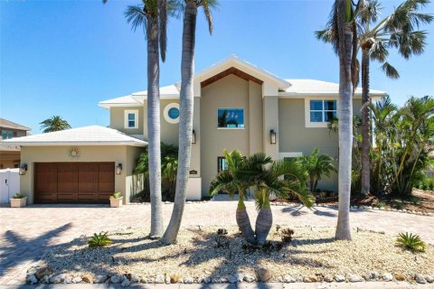 House in Holmes Beach, Florida 4 bedrooms, 448.72 sq.m. № 1642198 - photo 4