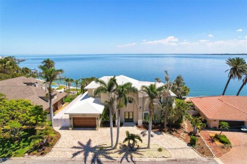 House in Holmes Beach, Florida 4 bedrooms, 448.72 sq.m. № 1642198 - photo 2