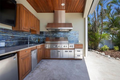 House in Holmes Beach, Florida 4 bedrooms, 448.72 sq.m. № 1642198 - photo 14